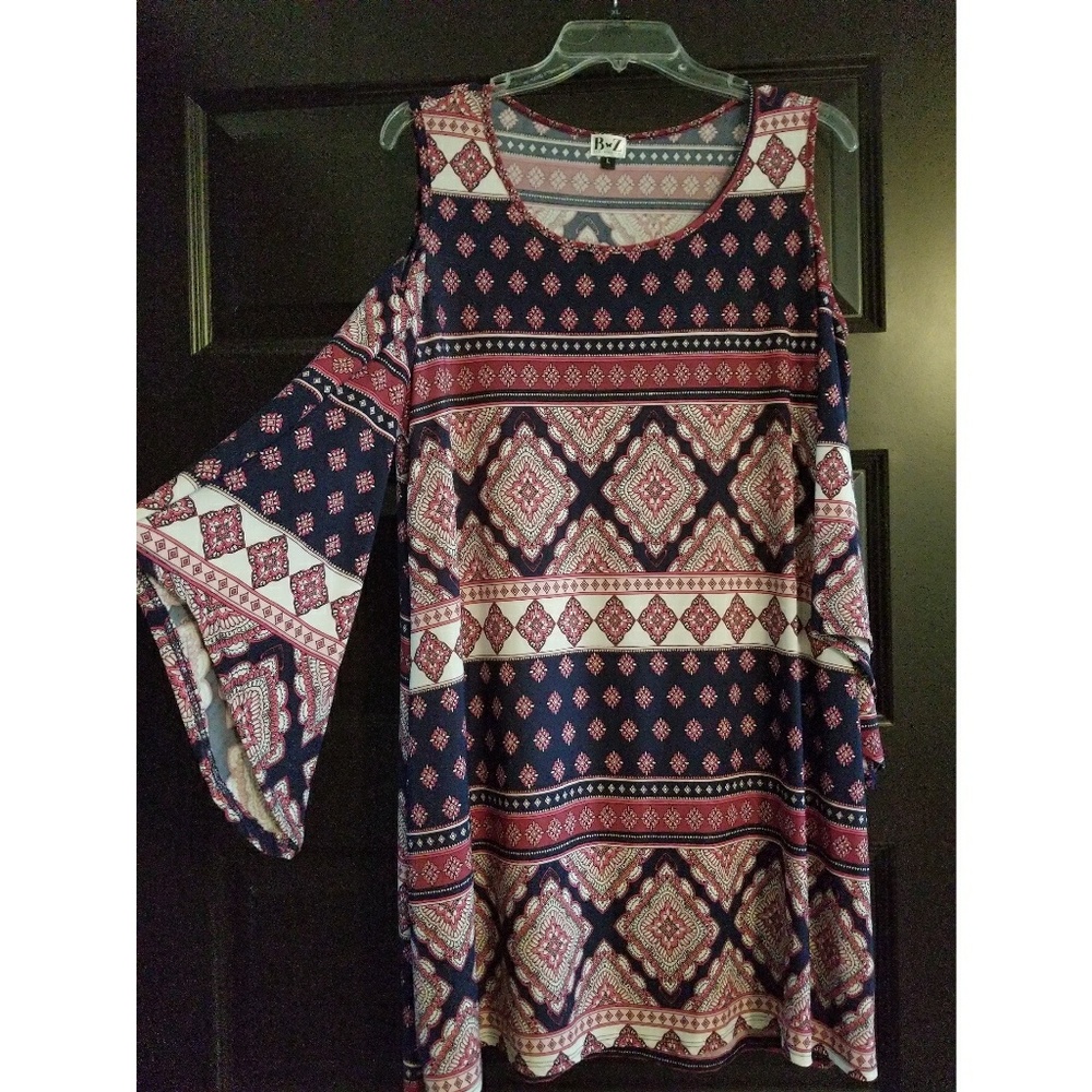 Beautiful dress with long sleeve and peek shoulder